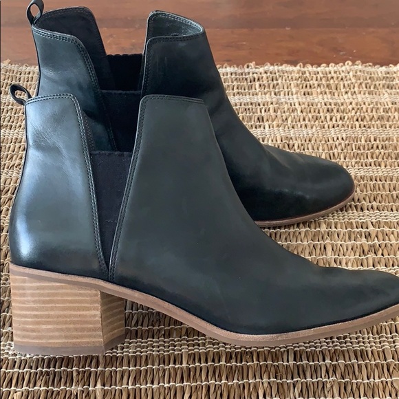 Dr. Scholl's Shoes - Black Leather Amara Booties